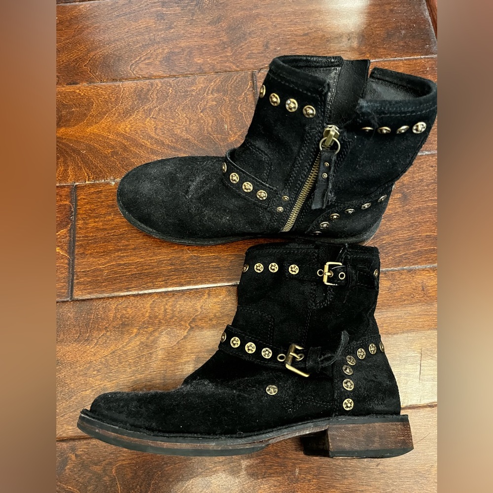 UGG BOOTIES